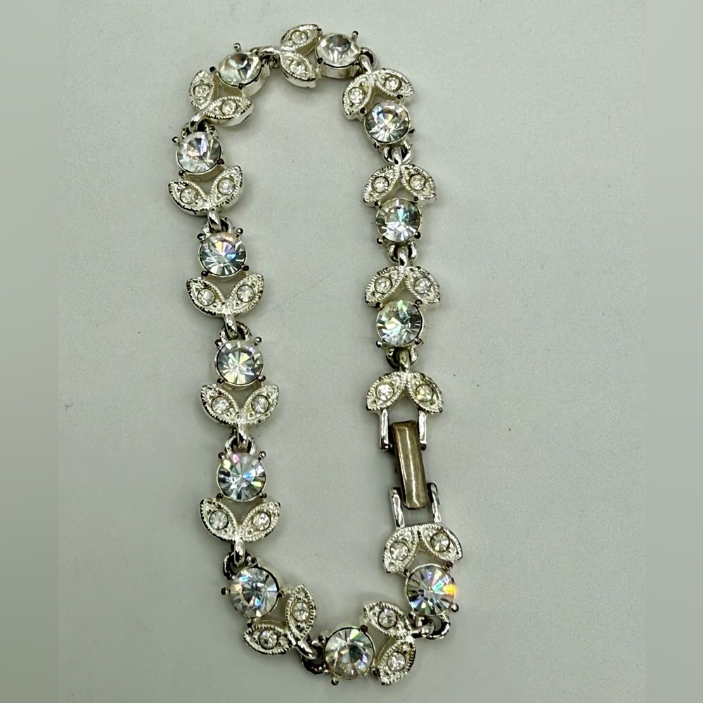 Vintage Napier Crystal Clear Signed Bracelet 7.5” - Picture 9 of 12